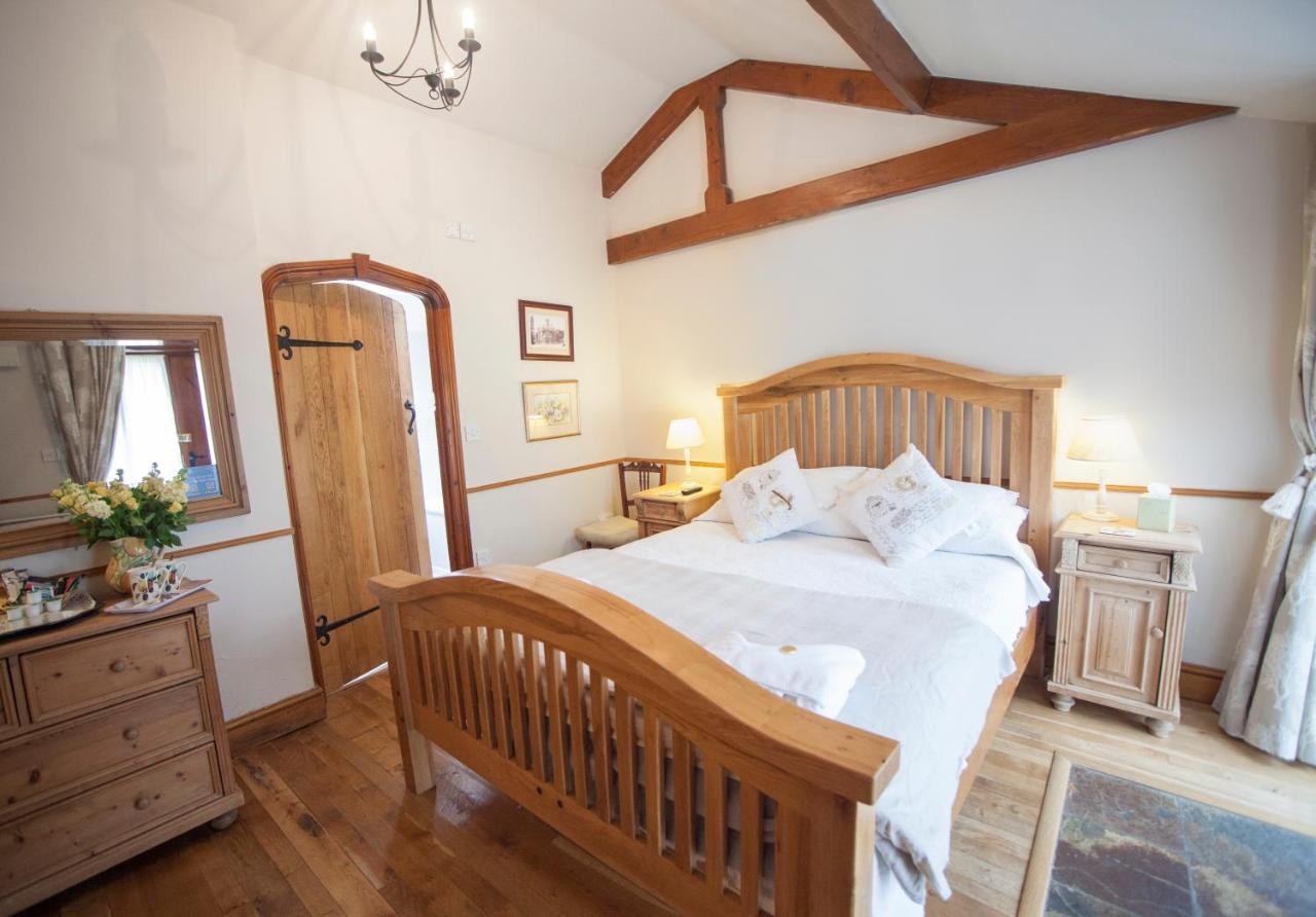 Beeches Farmhouse Country Cottages & Rooms Bradford-On-Avon Buitenkant foto